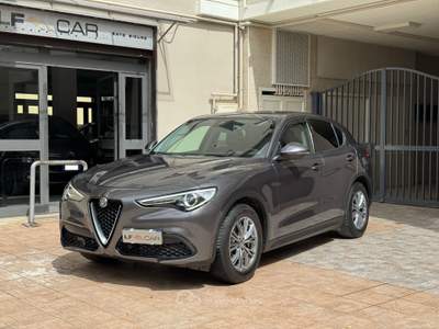 Alfa Romeo Stelvio AT8 Q4 Executive Grigio usata SANTERAMO IN COLLE