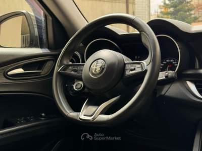 Alfa Romeo Stelvio AT8 Q4 Executive Grigio usata SANTERAMO IN COLLE