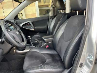 Toyota RAV4 RAV 4 2.2 D-4D 150 CV Exclusive 4x4 Argento usata Gravina in Puglia