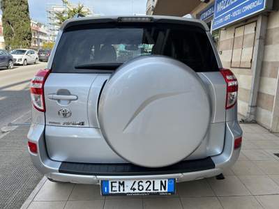 Toyota RAV4 RAV 4 2.2 D-4D 150 CV Exclusive 4x4 Argento usata Gravina in Puglia