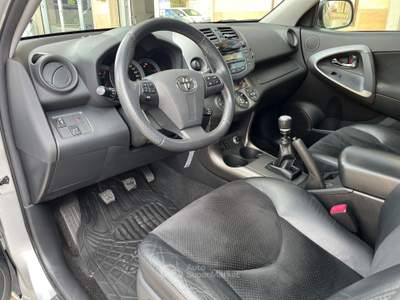 Toyota RAV4 RAV 4 2.2 D-4D 150 CV Exclusive 4x4 Argento usata Gravina in Puglia