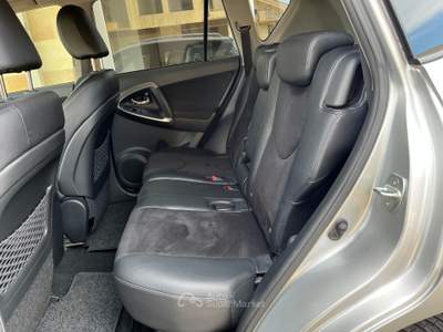 Toyota RAV4 RAV 4 2.2 D-4D 150 CV Exclusive 4x4 Argento usata Gravina in Puglia