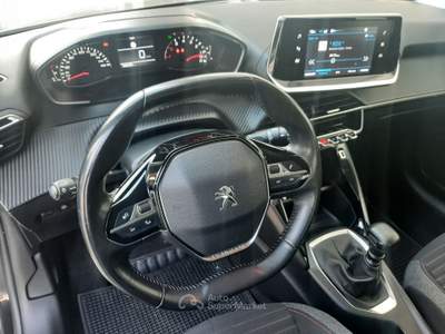 Peugeot 208 1.2T 101cv 5p Active Pack Nero usata Castelnovo di Sotto