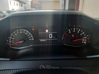 Peugeot 208 1.2T 101cv 5p Active Pack Nero usata Castelnovo di Sotto