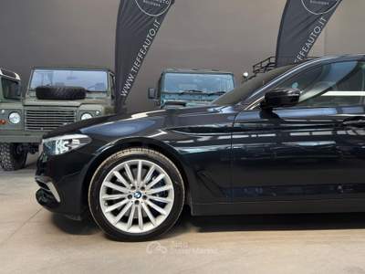 BMW Serie 5 540i i xDrive Touring Luxury Nero usata Bologna