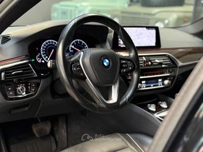 BMW Serie 5 540i i xDrive Touring Luxury Nero usata Bologna