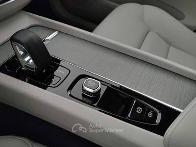 Volvo XC60 Xc60 2.0 b4 momentum auto Grigio usata Rivoli