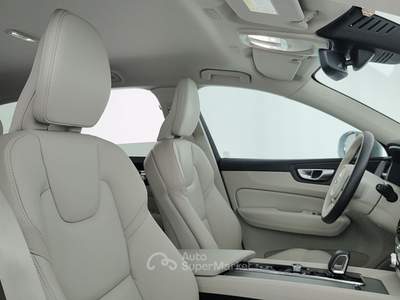 Volvo XC60 Xc60 2.0 b4 momentum auto Grigio usata Rivoli