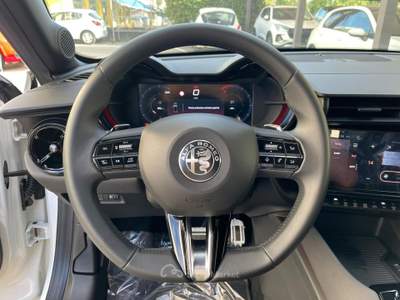Alfa Romeo Junior 1.2 ibrida Speciale 136cv edct6 *cam*sensor Bianco usata Aprilia