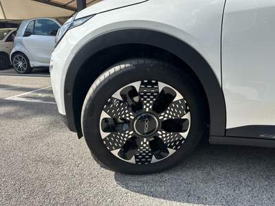 Fiat 600 Hybrid 110 CV DCT MHEV La Prima Bianco usata Aprilia