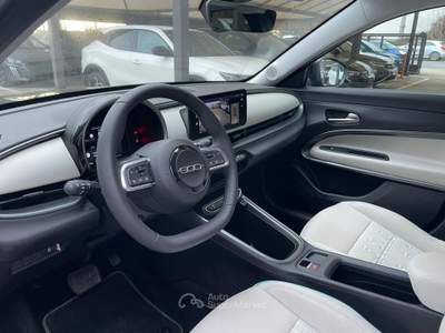 Fiat 600 Hybrid 110 CV DCT MHEV La Prima Nero usata Aprilia