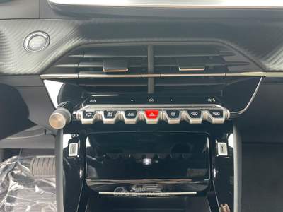 Peugeot 2008 Hybrid 145 e-DCS6 Allure *cam360 Bianco usata Aprilia
