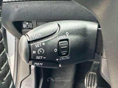 Peugeot 208 Stop&Start 5 porte Allure Pack Grigio usata Aprilia