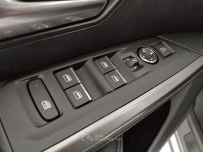 Peugeot 3008 Hybrid 145 e-DCS6 GT Grigio usata Barletta