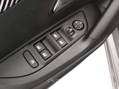 Peugeot 2008 Hybrid 145 e-DCS6 Allure Grigio usata Barletta