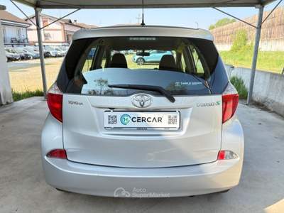 Toyota Verso-S 1.3 CVT Style AUTOMATICA NAVIGATORE E RETROCAMERA Argento usata Pavia
