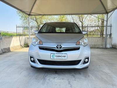 Toyota Verso-S 1.3 CVT Style AUTOMATICA NAVIGATORE E RETROCAMERA Argento usata Pavia