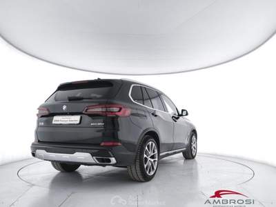 BMW X5 xDrive30d 48V xLine Nero usata Corciano