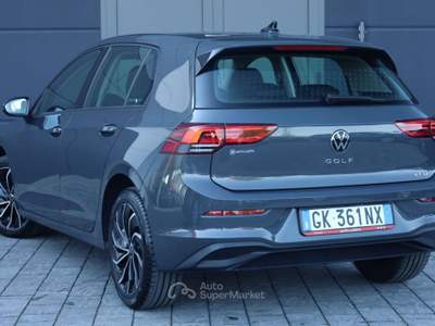 Volkswagen Golf 1.0 eTSI EVO DSG Life Grigio usata Caorso