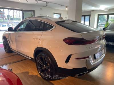 BMW X6 xDrive30d 48V xLine FULL KM 38000 Bianco usata Roma