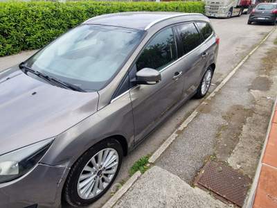 Ford Focus Focus III 2015 SW 1.6 Titanium Gpl 120cv Grigio usata San Giuseppe Vesuviano