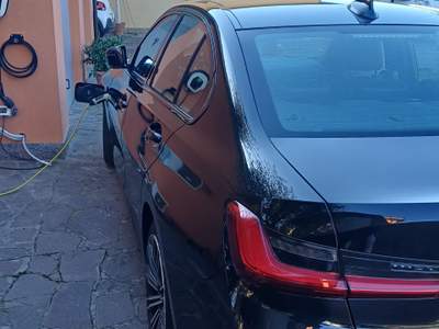 BMW Serie 3 330e Ottime condizioni pacchetto msport completo Nero usata Calcinaia