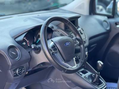 Ford Tourneo Courier 1.5 tdci 75cv S&amp;S plus my20 usata Guidonia Montecello