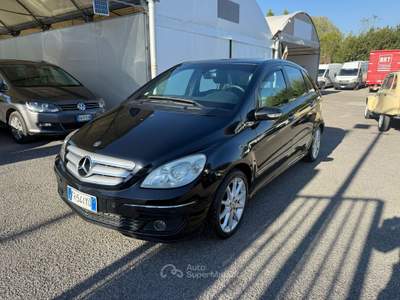 Mercedes-Benz Classe B Mercedes B 200 Cdi 140cv Automatica Nero usata Pompei