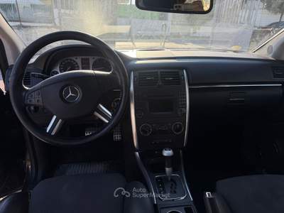 Mercedes-Benz Classe B Mercedes B 200 Cdi 140cv Automatica Nero usata Pompei