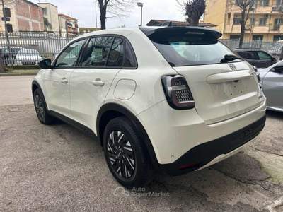 Fiat 600 Hybrid 100 CV DCT MHEV RETROCAMERA key less go Bianco usata Afragola