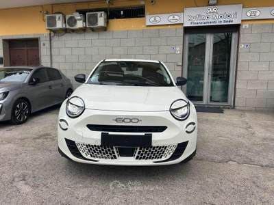 Fiat 600 Hybrid 100 CV DCT MHEV RETROCAMERA key less go Bianco usata Afragola