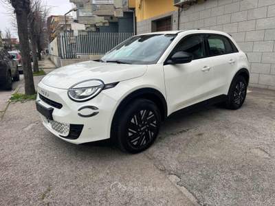 Fiat 600 Hybrid 100 CV DCT MHEV RETROCAMERA key less go Bianco usata Afragola