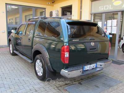 Nissan Navara Navara k.cab 2.5 dci XE 174cv hard top double cab Verde usata Busalla
