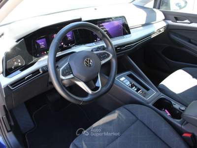 Volkswagen Golf VIII 1.0 etsi evo Life 110cv dsg Blu/Azzurro usata Padula
