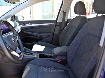 Volkswagen Golf VIII 1.0 etsi evo Life 110cv dsg Blu/Azzurro usata Padula
