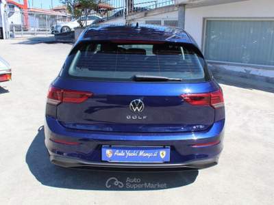 Volkswagen Golf VIII 1.0 etsi evo Life 110cv dsg Blu/Azzurro usata Padula