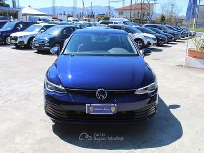 Volkswagen Golf VIII 1.0 etsi evo Life 110cv dsg Blu/Azzurro usata Padula