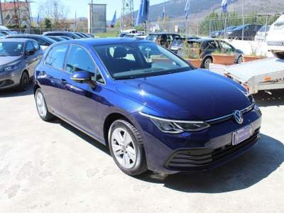 Volkswagen Golf VIII 1.0 etsi evo Life 110cv dsg Blu/Azzurro usata Padula