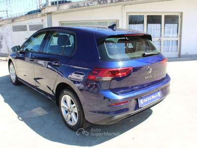 Volkswagen Golf VIII 1.0 etsi evo Life 110cv dsg Blu/Azzurro usata Padula