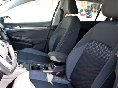 Volkswagen Golf VIII 2.0 TDI SCR Style 115CV Grigio usata Padula