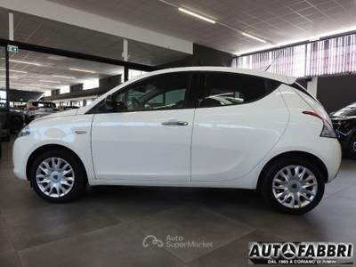 Lancia Ypsilon 1.2 69 CV 5 porte Gold Bianco usata CORIANO