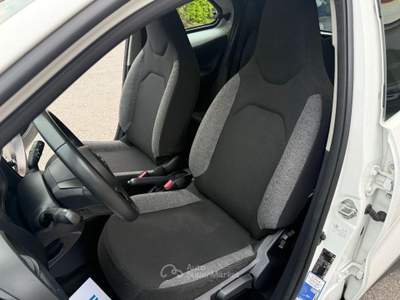 Toyota Aygo X 1.0 VVT-i 72 CV 5p. Trend Bianco usata San Giorgio di Piano