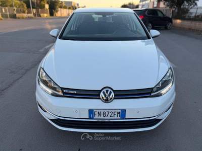 Volkswagen Golf  1.4 TGI 5p. Executive BlueMotion Bianco usata Follonica