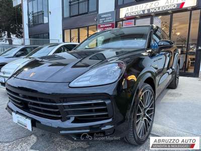 Porsche Cayenne 3.0 V6 E-Hybrid Nero usata Città Sant'Angelo