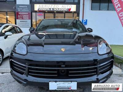 Porsche Cayenne 3.0 V6 E-Hybrid Nero usata Città Sant'Angelo