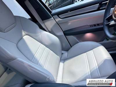 Porsche Cayenne 3.0 V6 E-Hybrid Nero usata Città Sant'Angelo