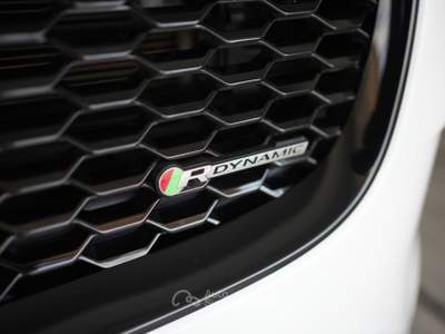 Jaguar E-Pace 2.0D 180 CV AWD R-Dynamic SE Blu/Azzurro usata Pozzuoli