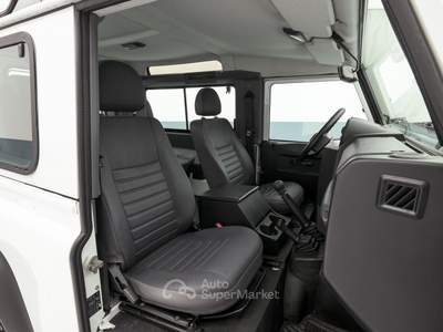 Land Rover Defender Defender 90 2.2 td SW Bianco usata Bassano del Grappa