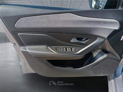 Peugeot 308 3ª serie BlueHDi 130 S&S EAT8 Allur usata BARI