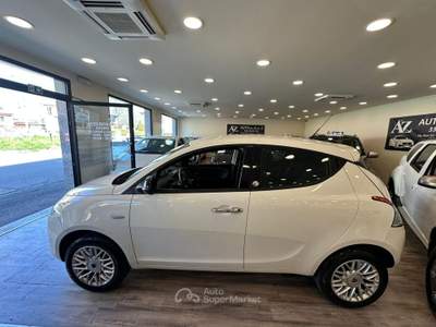 Lancia Ypsilon 85 CV 5 porte Metano Ecochic Gold Bianco usata Pieve a Nievole